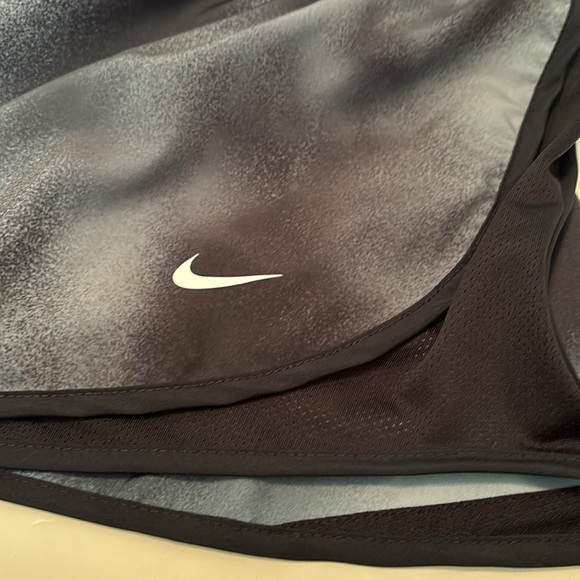 NEW * NIKE Black/Gray Running Shorts Size Large - Picture 6 of 6